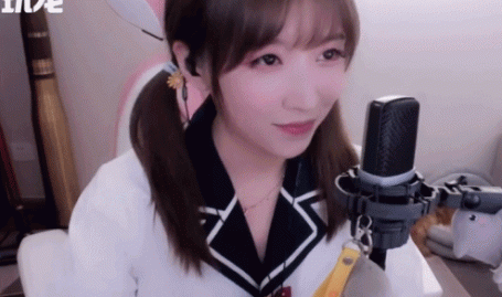 ASMR主播复播爆曲折情感史三段感情被绿三次小女巫露娜事件